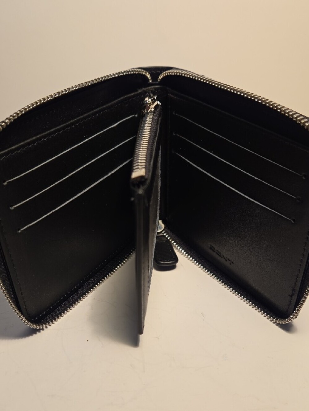 Black Carbon-Texture Money Clip Wallet - Picture 2 of 10